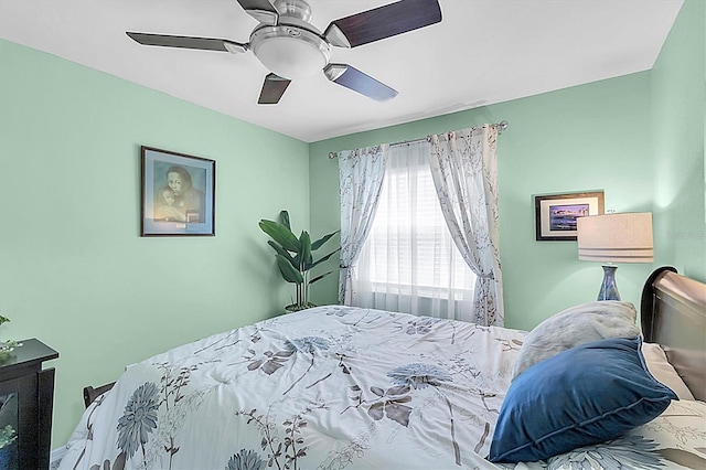 bedroom with a ceiling fan