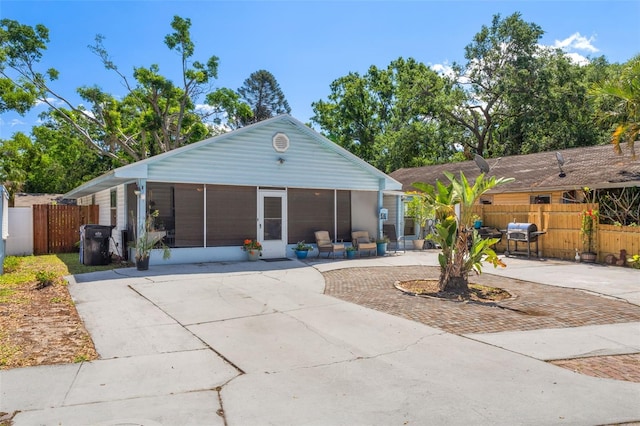 3105 Gordon Ct, Tampa, FL 33619 - photo 1