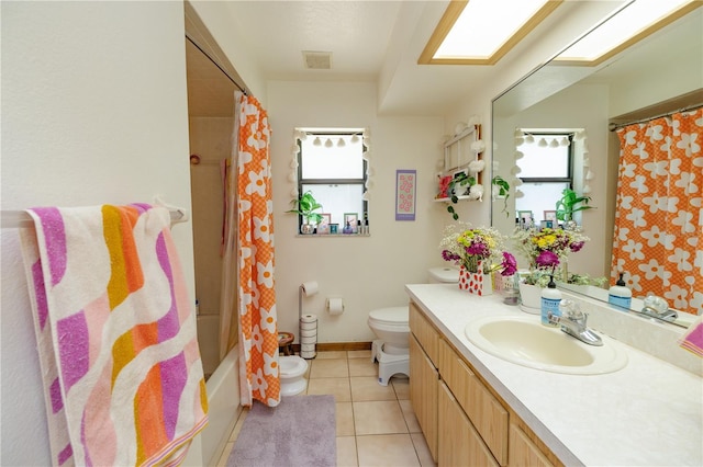 35109 Excalibur, Webster, FL 33597 - full bathroom featuring a wealth of natural light, tile patterned floors, visible vents, and toilet