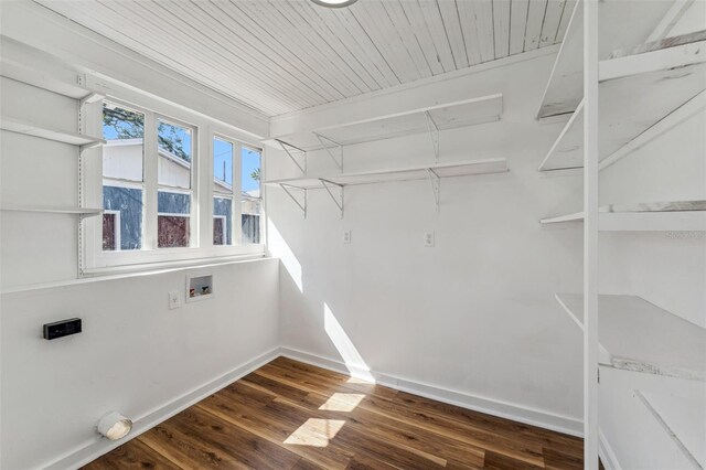 307 S Newport Ave, Tampa, FL 33606 - spacious closet featuring dark wood finished floors