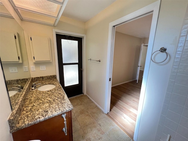 3907 Applegate Cir, Brandon, FL 33511 - bathroom featuring vanity