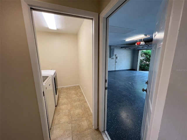 3907 Applegate Cir, Brandon, FL 33511 - corridor featuring washer and clothes dryer and baseboards