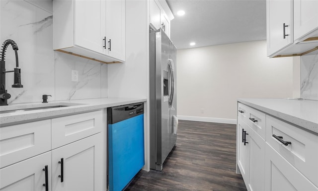 kitchen featuring stainless steel fridge with ice dispenser, baseboards, dishwashing machine, recessed lighting, and dark wood-type flooring
