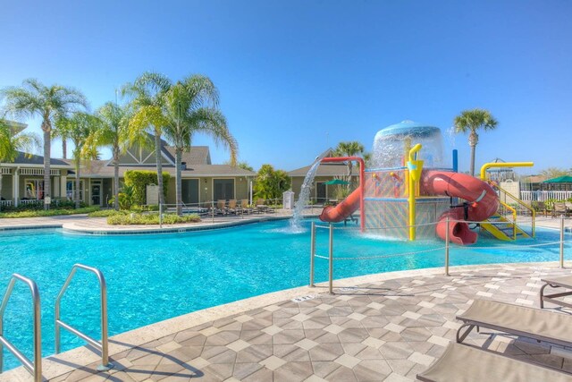 20606 Whitewood Way, Tampa, FL 33647 - community pool featuring a water play area