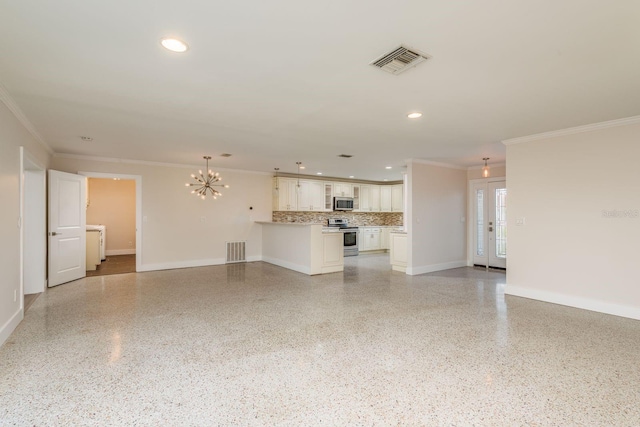 8721 Bay Crest Ln, Tampa, FL 33615 - photo 12