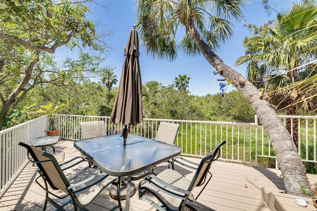 2613 59th St S, Gulfport, FL 33707 - deck with outdoor dining space