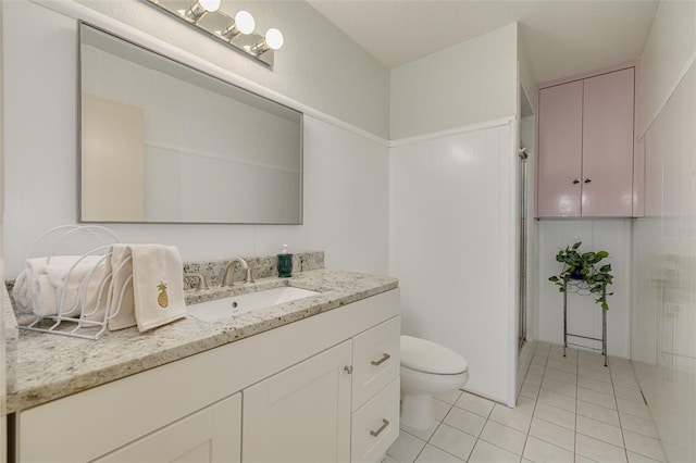 2613 59th St S, Gulfport, FL 33707 - full bath featuring vanity, tile patterned flooring, and a shower
