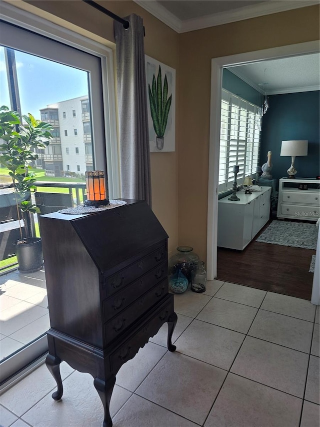 6190 80th St N Unit 204, Saint Petersburg, FL 33709 - tiled home office featuring crown molding and a chandelier