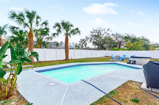5519 Homewood Dr, Sarasota, FL 34232 - view of swimming pool featuring a fenced backyard, a patio, and a hot tub
