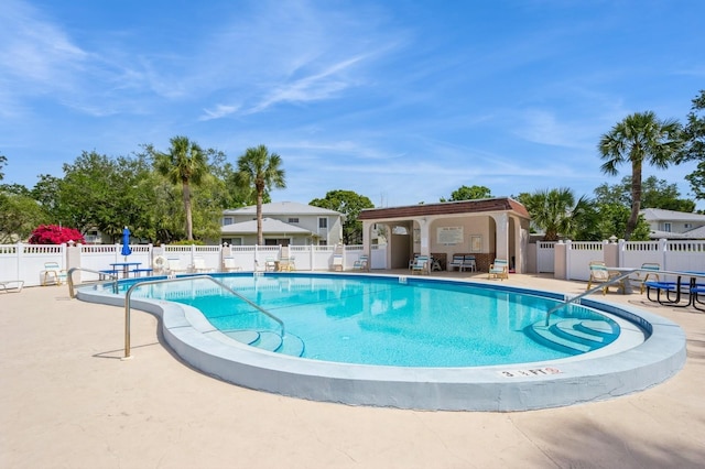 1821 Bough Ave Unit 4, Clearwater, FL 33760 - community pool with a patio