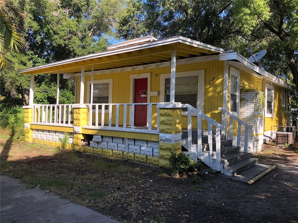 1045 13th Ave S, Saint Petersburg, FL 33705 - photo 1