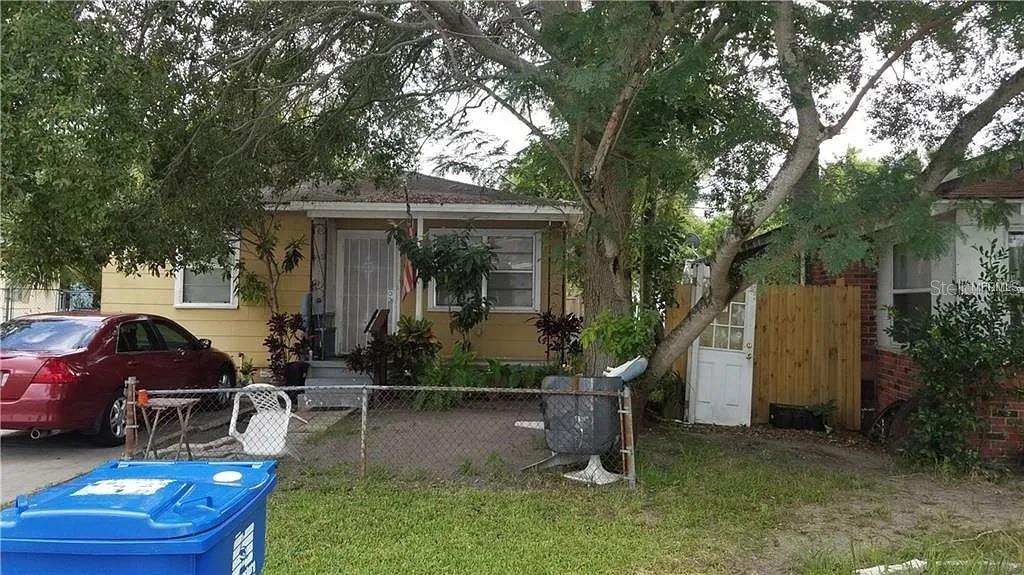 2542 Irving Ave S, Saint Petersburg, FL 33712 - photo 1