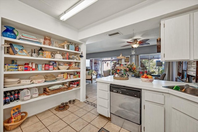 pantry featuring visible vents