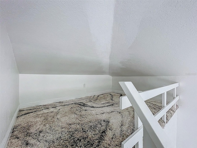 1600 Pasadena Dr, Dunedin, FL 34698 - detailed view of baseboards and carpet