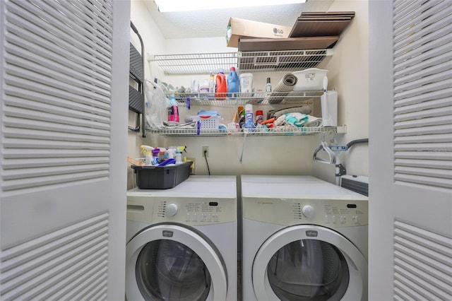 319 Kelsey Way, Sun City Center, FL 33573 - laundry room with washer and dryer and laundry area