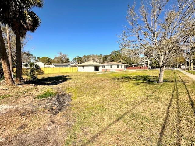 318 Banana St, Tarpon Springs, FL 34689 - view of yard with fence