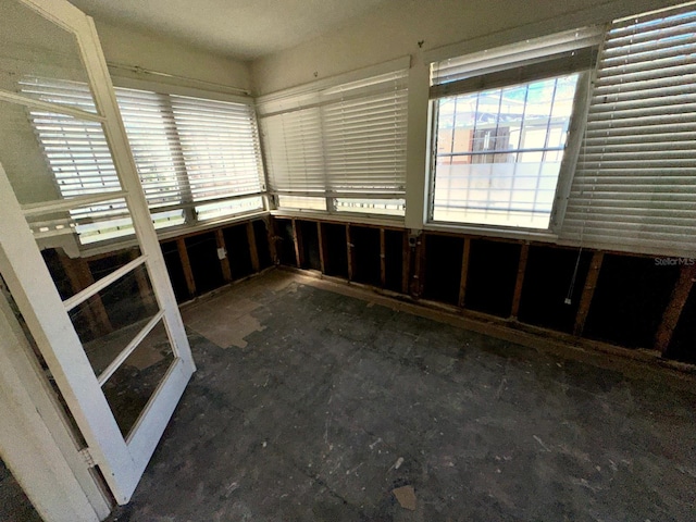 318 Banana St, Tarpon Springs, FL 34689 - misc room featuring a wealth of natural light