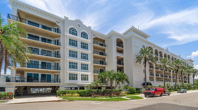 202 Windward Psge Unit 304, Clearwater Beach, FL 33767 - view of apartment building / complex