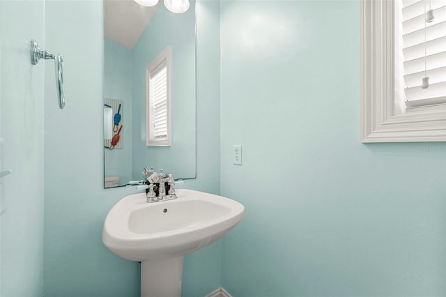 bathroom featuring a sink