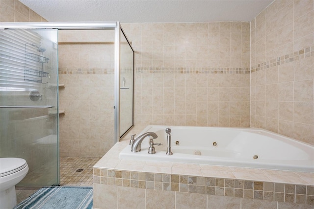 34 Hickory Ln, Safety Harbor, FL 34695 - full bath featuring a shower stall, toilet, and a tub with jets