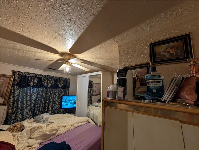 730 Citrus St, Orlando, FL 32805 - bedroom featuring ceiling fan