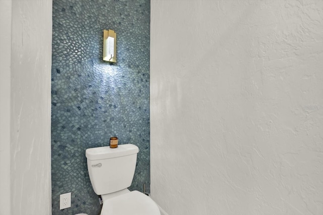 420 48th St N, Saint Petersburg, FL 33713 - bathroom with toilet