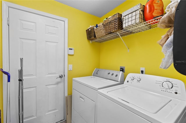 11449 Crestlake Village Dr, Riverview, FL 33569 - washroom featuring washer and clothes dryer and laundry area