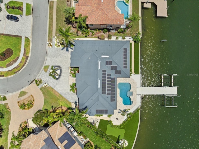 6202 Pasadena Point Blvd, Gulfport, FL 33707 - aerial view of property and surrounding area featuring a pool and a large body of water