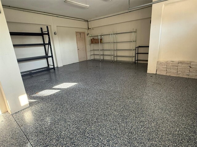 6202 Pasadena Point Blvd, Gulfport, FL 33707 - view of garage
