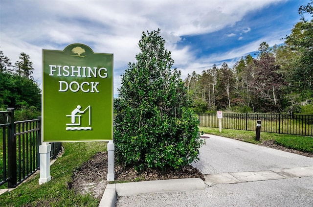 19610 Sunset Bay Dr, Land O Lakes, FL 34638 - details with fence