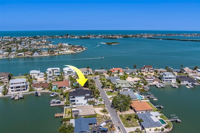 909 Oakwood Dr, Largo, FL 33770