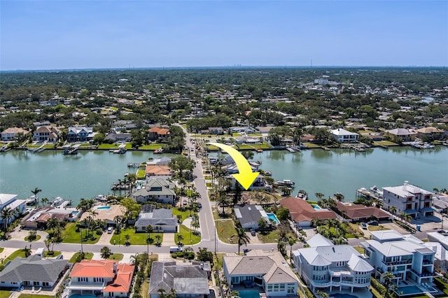 909 Oakwood Dr, Largo, FL 33770