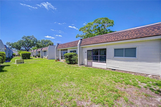 13870 Oakwood Ln Unit 13870, Seminole, FL 33776 - view of yard