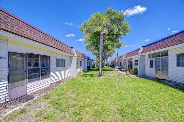 13870 Oakwood Ln Unit 13870, Seminole, FL 33776 - view of yard