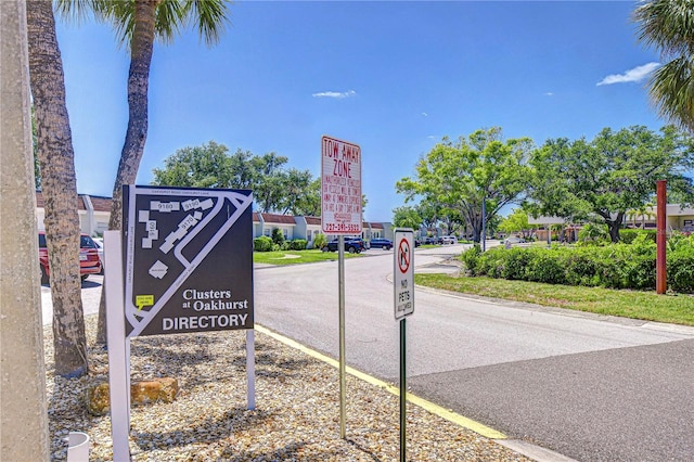 13870 Oakwood Ln Unit 13870, Seminole, FL 33776 - view of street
