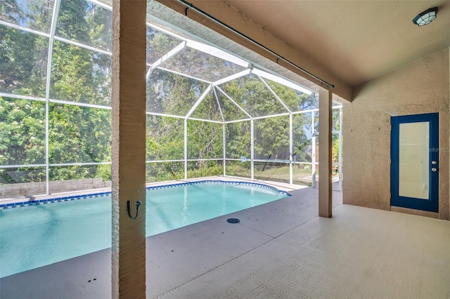 1135 Wyndham Lakes Dr, Odessa, FL 33556 - outdoor pool featuring a lanai and a patio area
