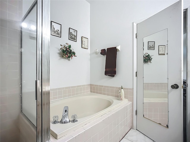 11216 Longbrooke Dr, Riverview, FL 33579 - full bathroom with a bath