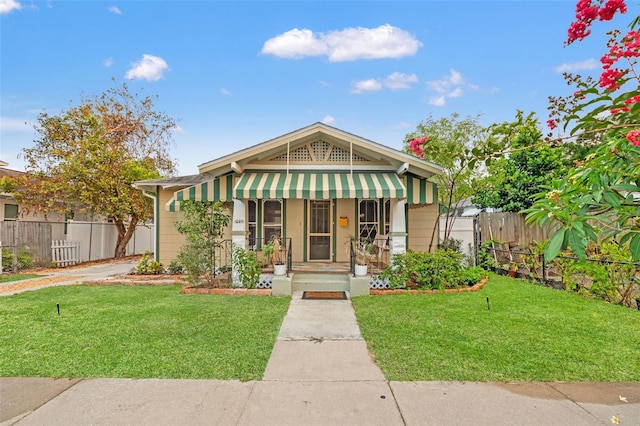 2450 3rd Ave N, Saint Petersburg, FL 33713 - bungalow featuring covered porch