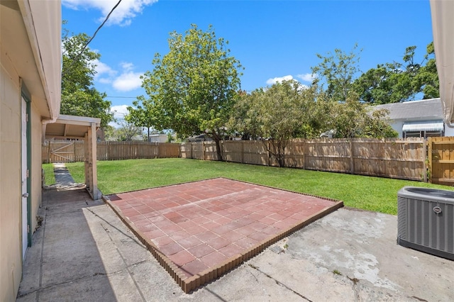 2450 3rd Ave N, Saint Petersburg, FL 33713 - fenced backyard featuring a patio