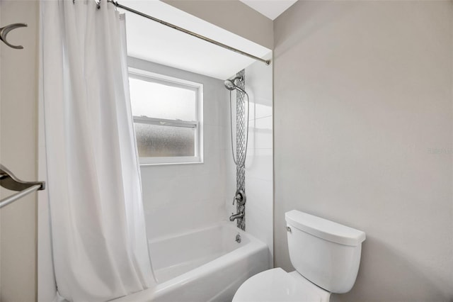 1155 Withlacoochee St, Safety Harbor, FL 34695 - full bathroom featuring shower / bathtub combination with curtain and toilet