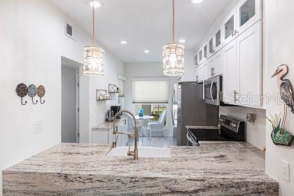 11531 Shipwatch Dr Unit 1030, Largo, FL 33774 - photo 3