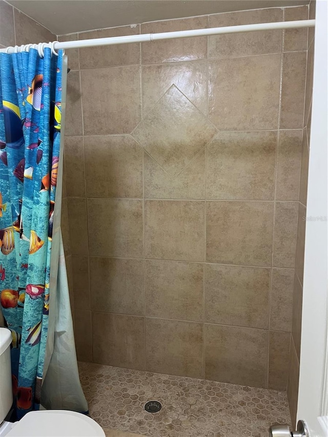 7503 N Howard Ave, Tampa, FL 33604 - full bath featuring toilet and a shower stall