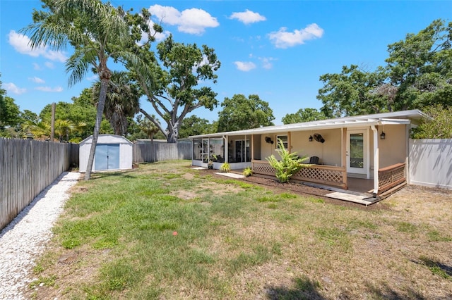 4519 S Grady Ave, Tampa, FL 33611 - view of yard with a sunroom
