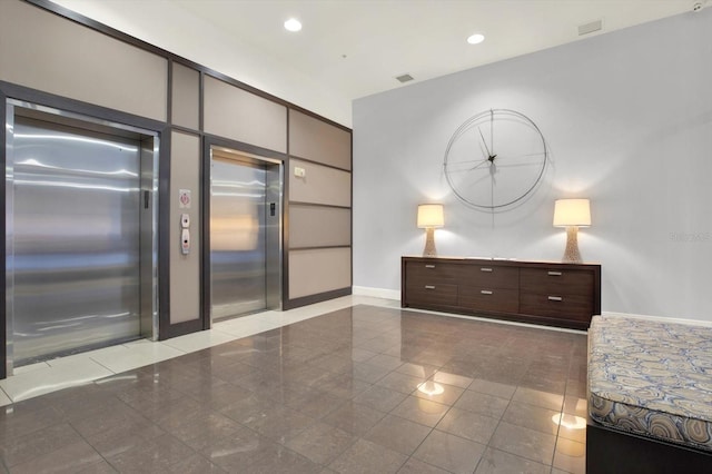 1238 E Kennedy Blvd Unit 702, Tampa, FL 33602 - community lobby featuring recessed lighting