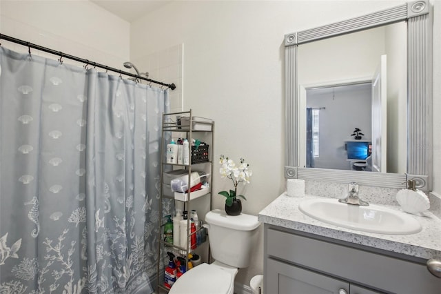 full bath with vanity, a shower with shower curtain, and toilet