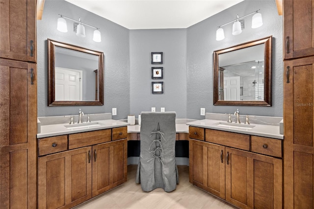 5902 Audubon Manor Blvd, Lithia, FL 33547 - full bath featuring two vanities and a textured wall