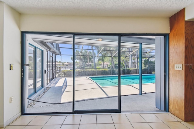 4226 Saltwater Blvd, Tampa, FL 33615 - entryway with a sunroom and a textured ceiling
