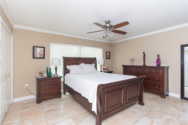 11210 Wheeling Dr, Tampa, FL 33625 - bedroom featuring crown molding, baseboards, ceiling fan, and a closet