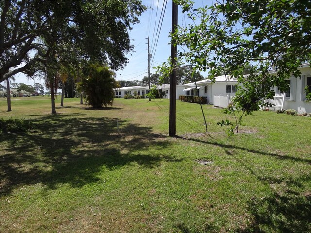 9825 41st St N, Pinellas Park, FL 33782 - view of yard featuring fence