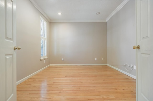 2704 Chambray Ln, Tampa, FL 33611 - unfurnished room with crown molding, light wood-type flooring, baseboards, and recessed lighting